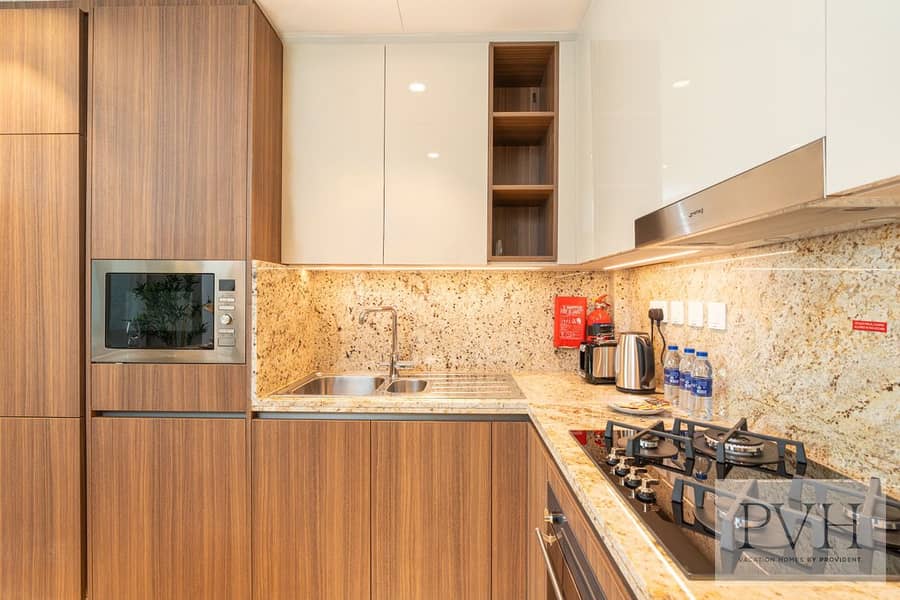 TAXES INCLUDED | BURJ KHALIFA VIEW | MOVE IN READY - Image 13