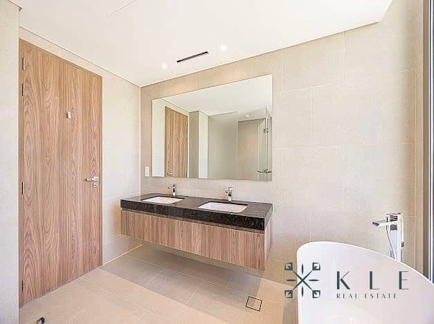 Biggest land Available | Private Pool | Lake View | Jumeirah Park - Image 7