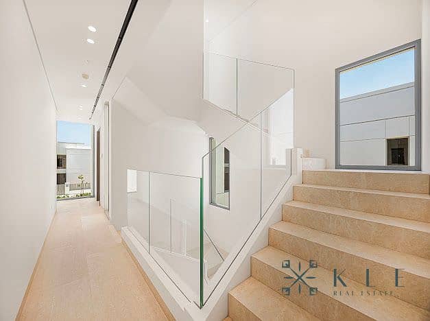 Biggest land Available | Private Pool | Lake View | Jumeirah Park - Image 9
