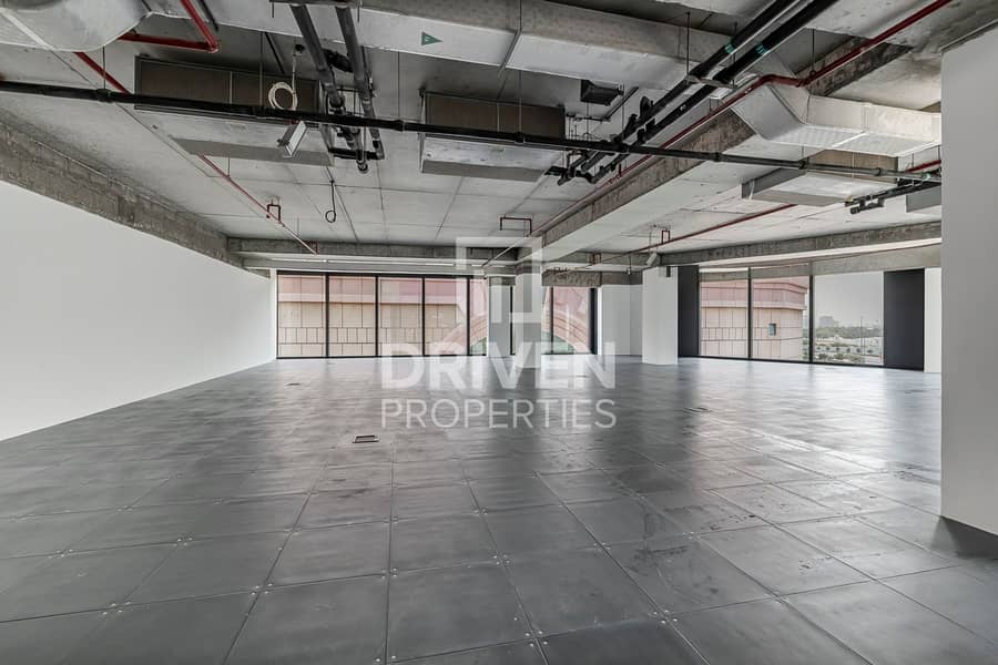 Shell and Core | Spacious | Prime Location Shell and Core | Spacious | Prime Location