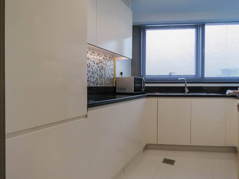 11 Kitchen (2). jpg
