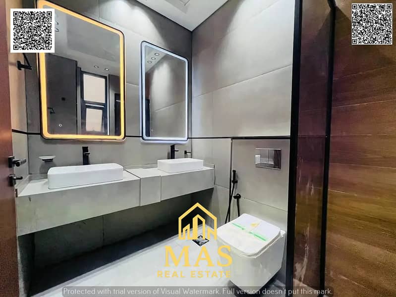 15 b01b3efb-ab42-4594-a09b-fa9ac6045f2f_826835067-1066x800. png