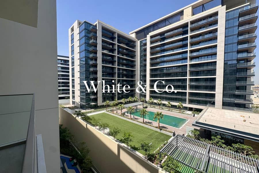 BRAND NEW | POOL VIEW | OPEN TO CHEQUES BRAND NEW | POOL VIEW | OPEN TO CHEQUES