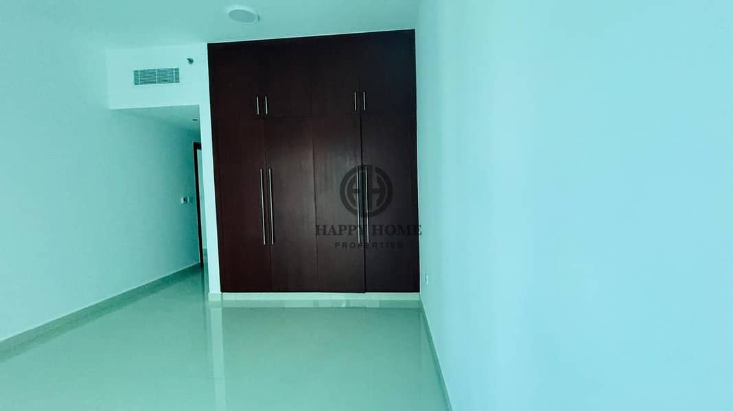 4 Main room. jpg