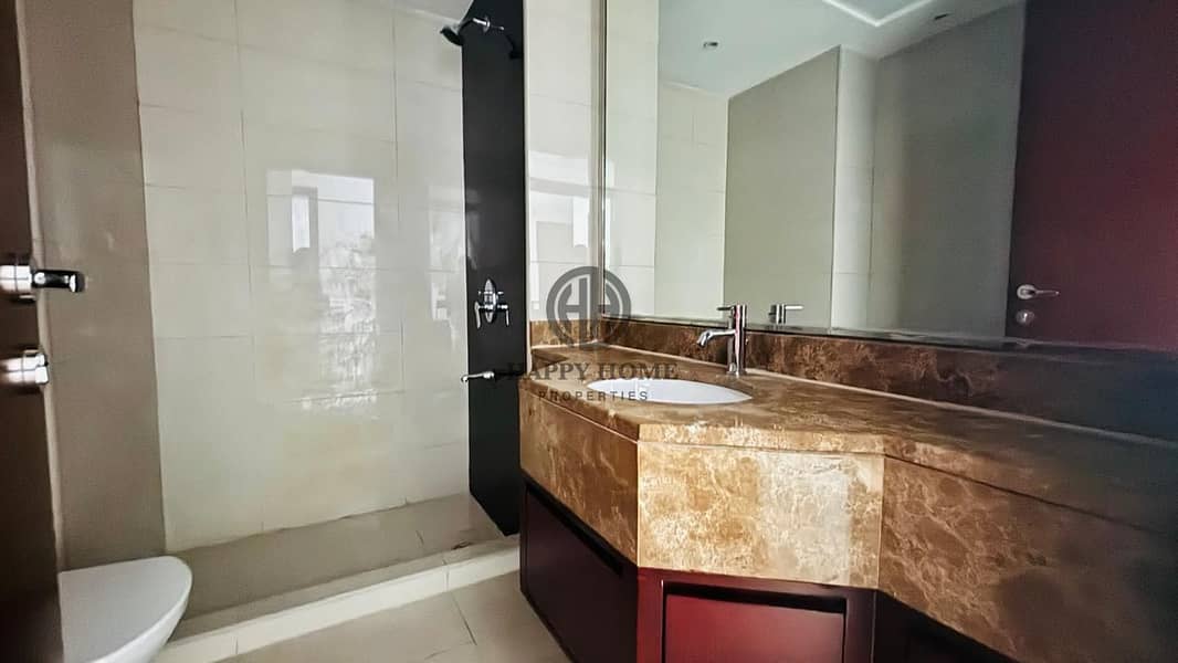 6 Washroom 1. jpg