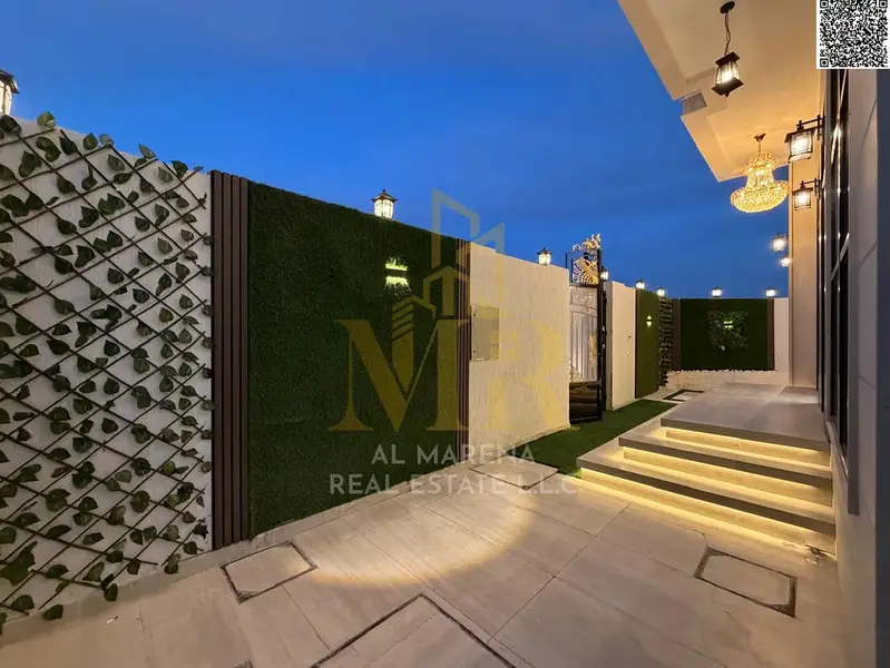 Corner villa, two floors and a roof, 7 master bedrooms, freehold ownership including registration and ownership fees - Radharc 3