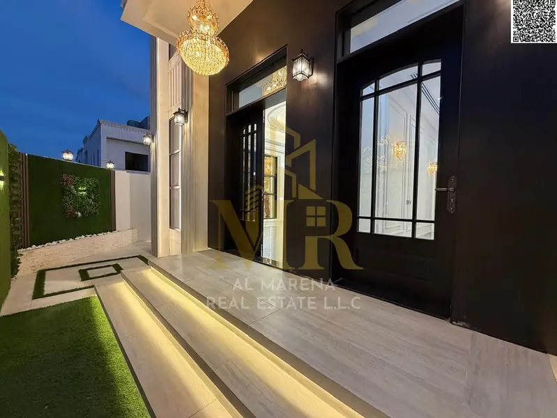 Corner villa, two floors and a roof, 7 master bedrooms, freehold ownership including registration and ownership fees - Radharc 4