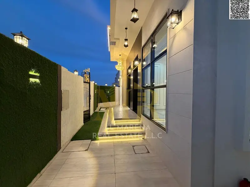 Corner villa, two floors and a roof, 7 master bedrooms, freehold ownership including registration and ownership fees - Radharc 6