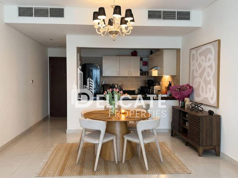 5 Living Room 4. jpg