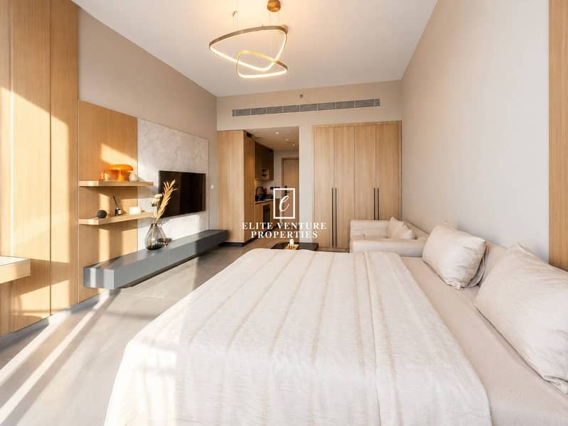 Park View | Fully Furnished | Prime Location - Image 3