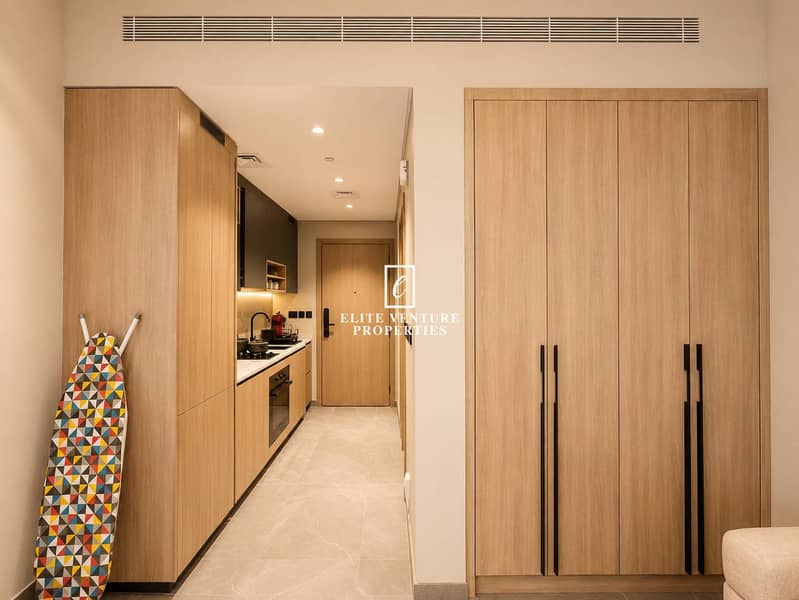 Park View | Fully Furnished | Prime Location - Image 5