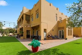 Stunning Seven-Bedroom | Plot size 11,545 sq. ft.