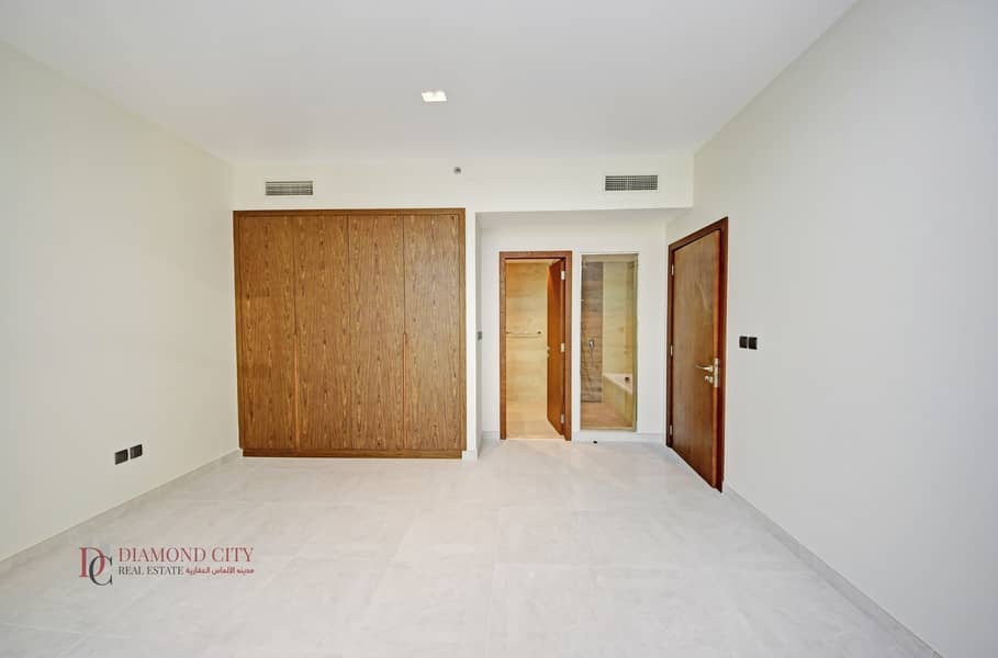 High floor with Amazing Views* Cheques flexible