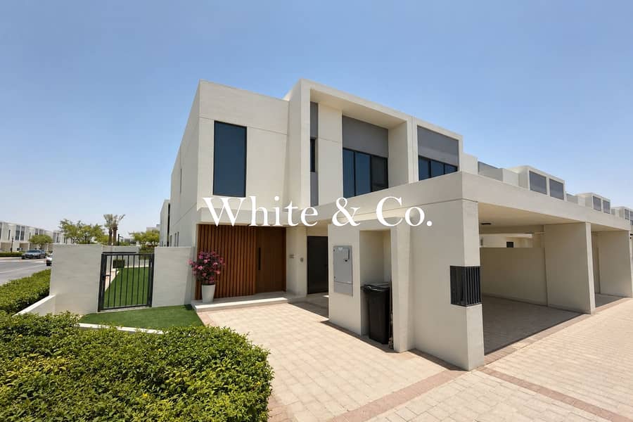 Corner Unit|Vacant Townhouse|Back to Back Corner Unit|Vacant Townhouse|Back to Back