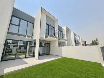 3 Bedroom Villa for Rent in The Valley by Emaar, Dubai - Middle Kitchen | Chiller Free | Negotiable 3 Bedroom Villa for Rent in The Valley by Emaar, Dubai - Middle Kitchen | Chiller Free | Negotiable