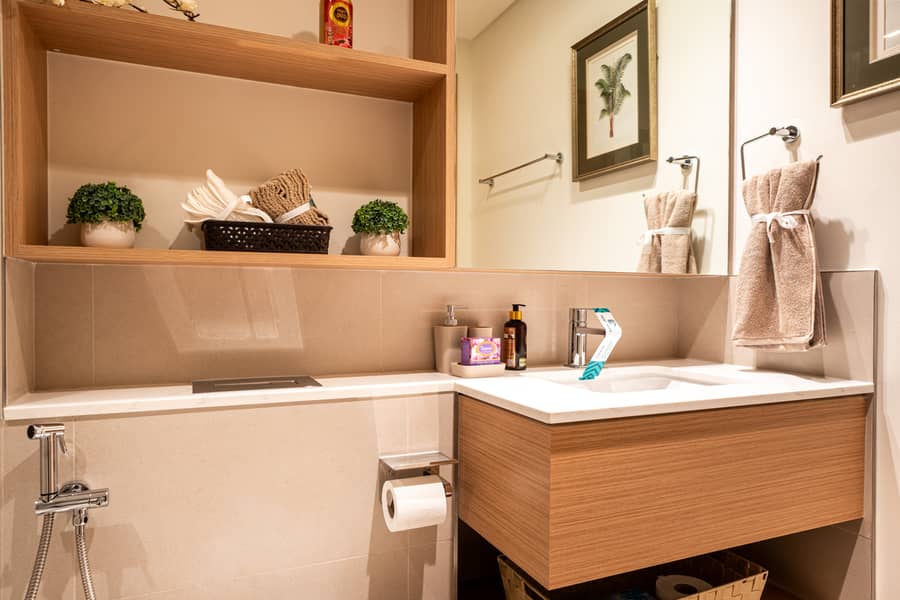 14 Washroom 2. jpg