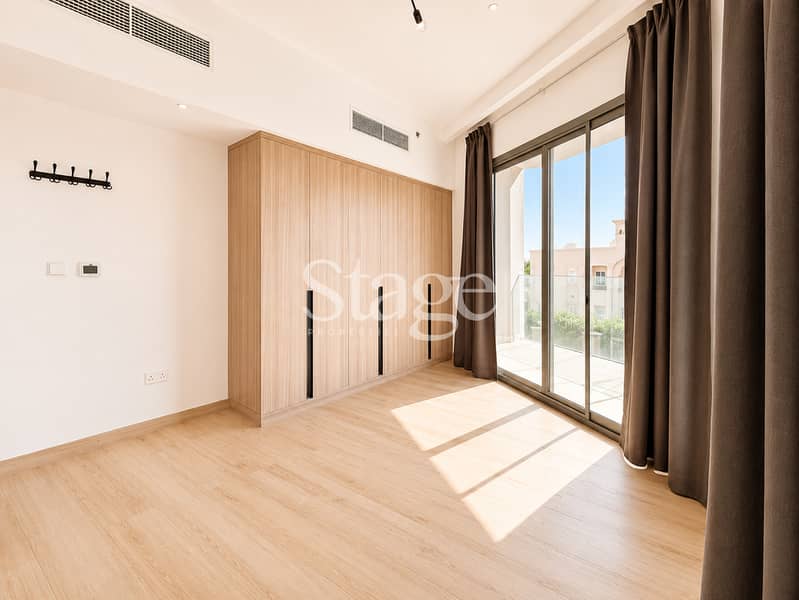 Spacious Layout | Modern 2.5 BR | Ideally Located - Image 3