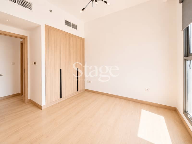 Spacious Layout | Modern 2.5 BR | Ideally Located - Image 7