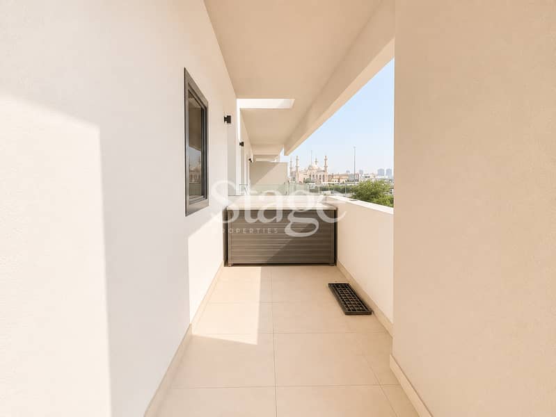 Spacious Layout | Modern 2.5 BR | Ideally Located - Image 8