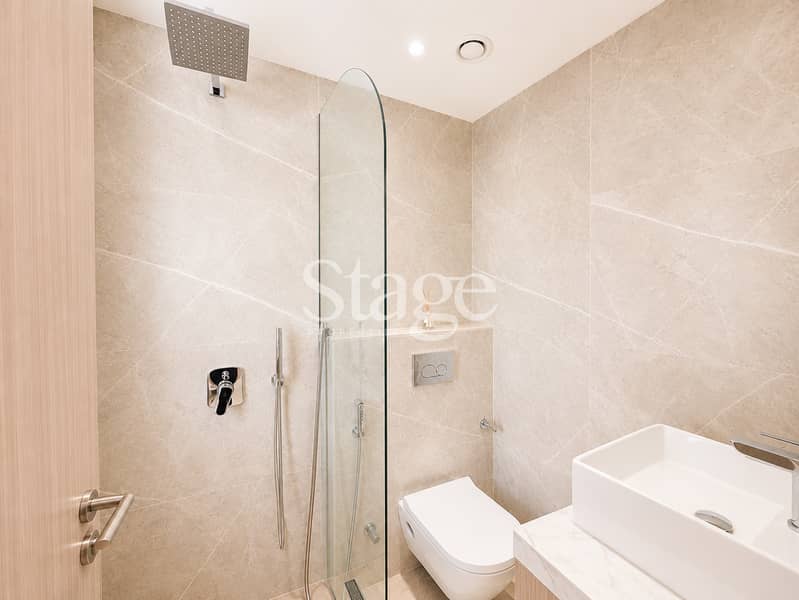 Spacious Layout | Modern 2.5 BR | Ideally Located - Image 12