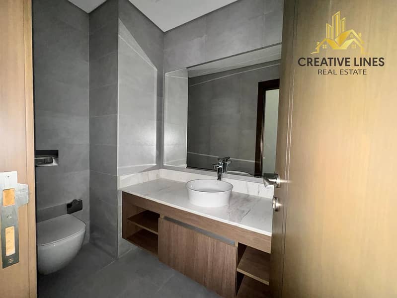 15 92645f85-4298-4947-8033-e6ea626f9161. jpg