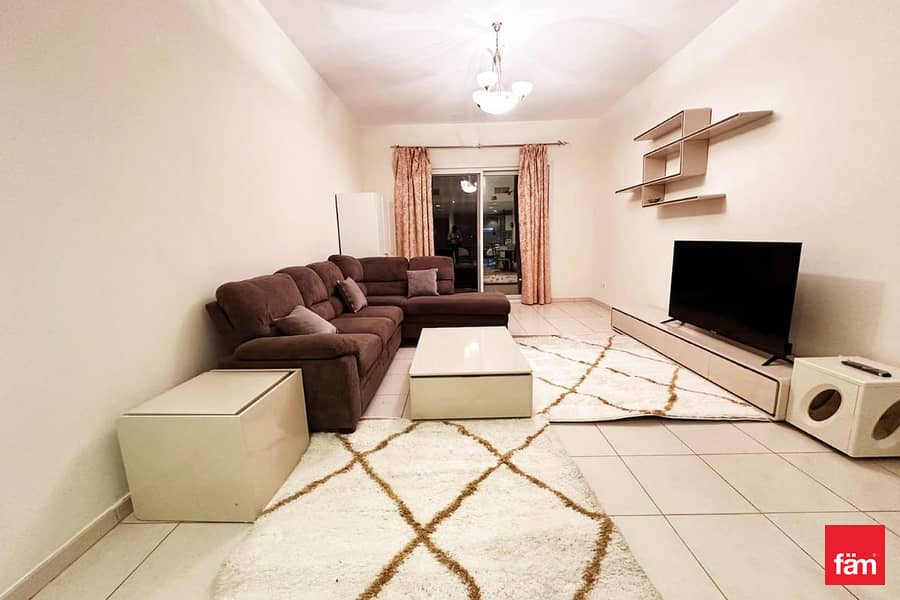 Huge Layout | Furnished | Vacant Huge Layout | Furnished | Vacant