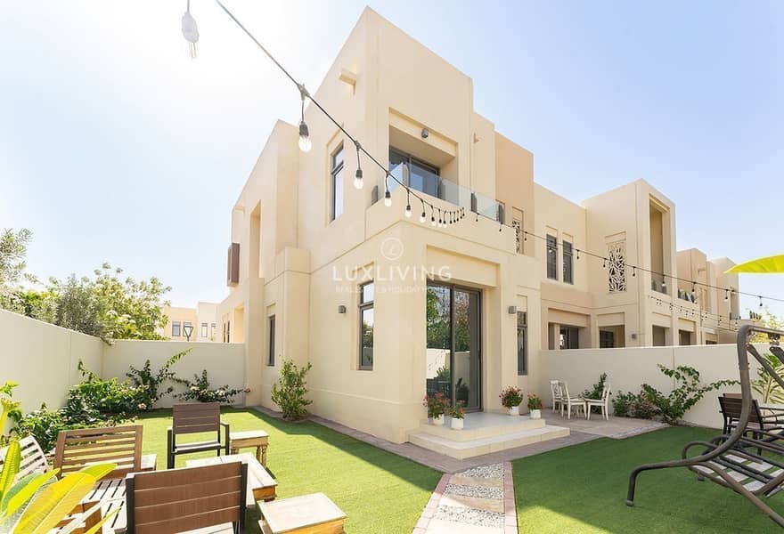 Fully Furnished | On the Pool | Upgraded Fully Furnished | On the Pool | Upgraded