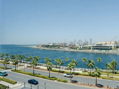 1 Bedroom Flat for Rent in Jumeirah, Dubai - Unfurnished | Amazing Sea Views | Vacant NOW