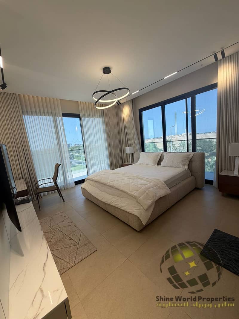 An exceptional opportunity to own a premium apartment overlooking the golf course, - Image 5