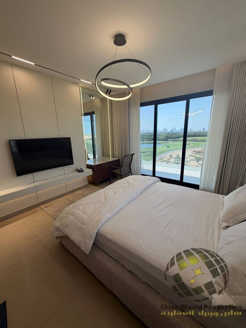 An exceptional opportunity to own a premium apartment overlooking the golf course, - Image 11