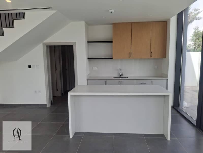 15 Kitchen 3. jpeg