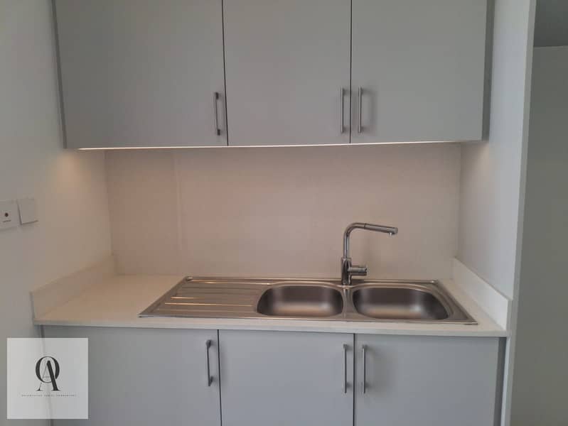 16 Kitchen. jpeg