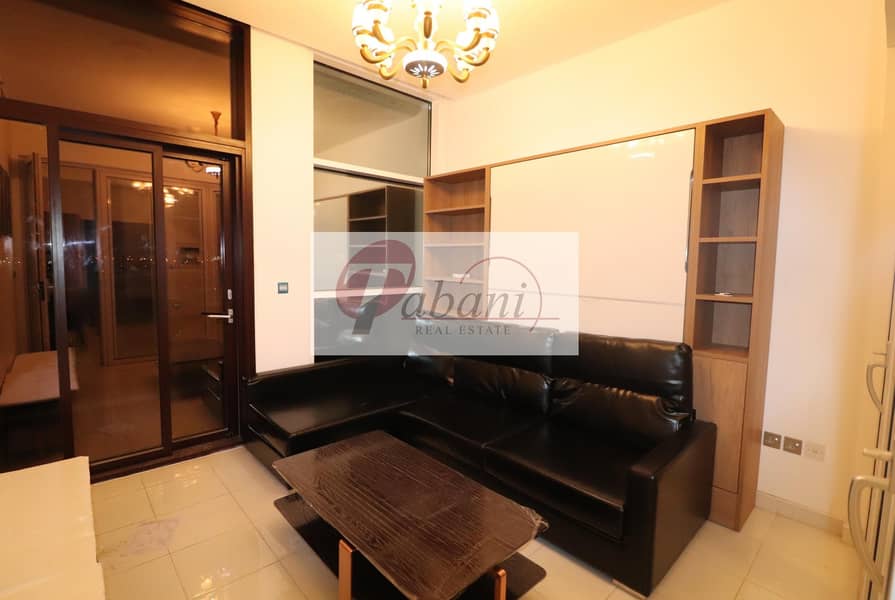 Amazing View| Chiller Free| Deal of the Day| Close to Metro Station