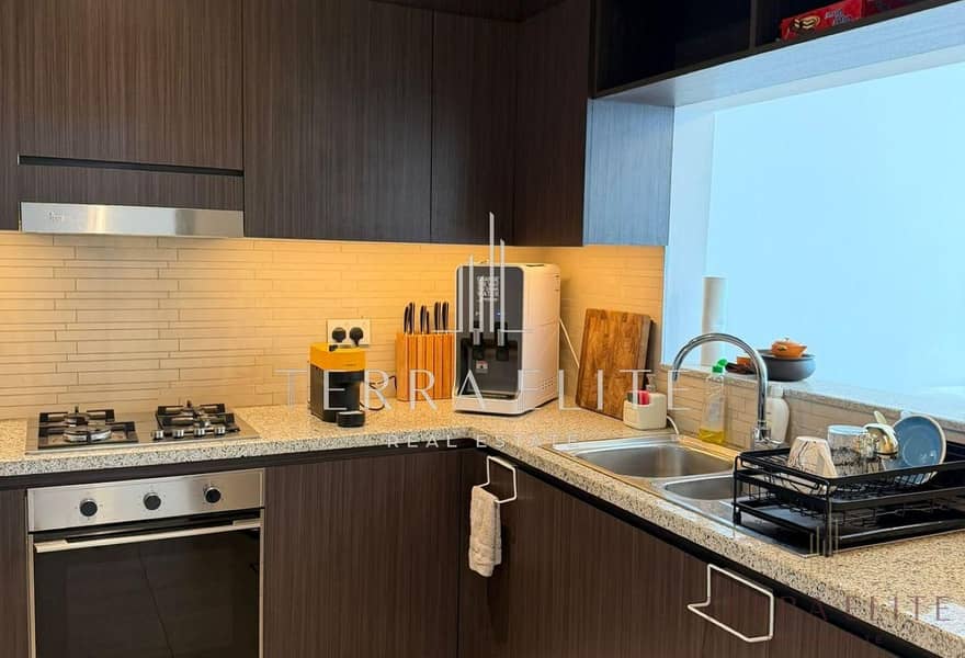 Fully Furnished | Vacant | Burj Khalifa view - Image 9