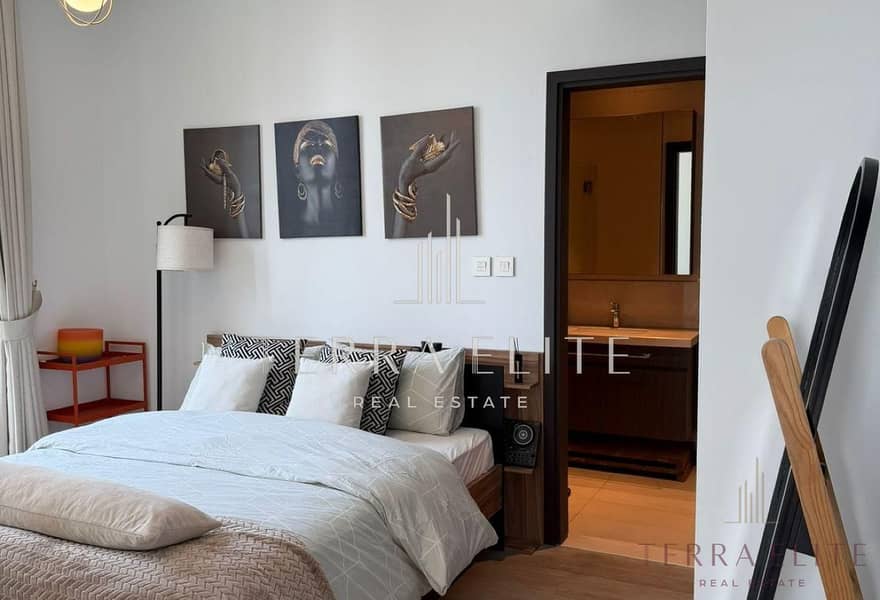 Fully Furnished | Vacant | Burj Khalifa view - Image 11
