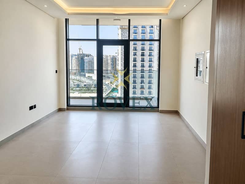 VACANT | LARGE BALCONY | MID FLOOR
