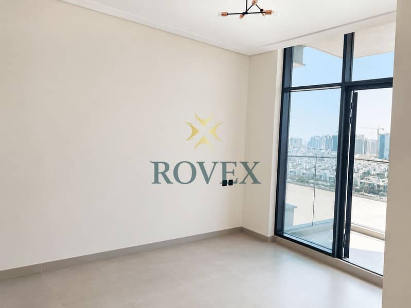 VACANT | LARGE BALCONY | MID FLOOR