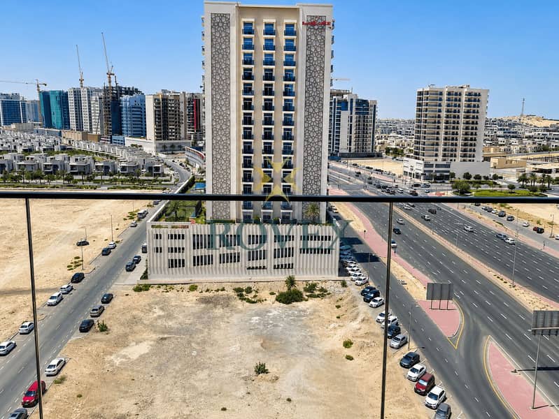 VACANT | LARGE BALCONY | MID FLOOR - Image 7