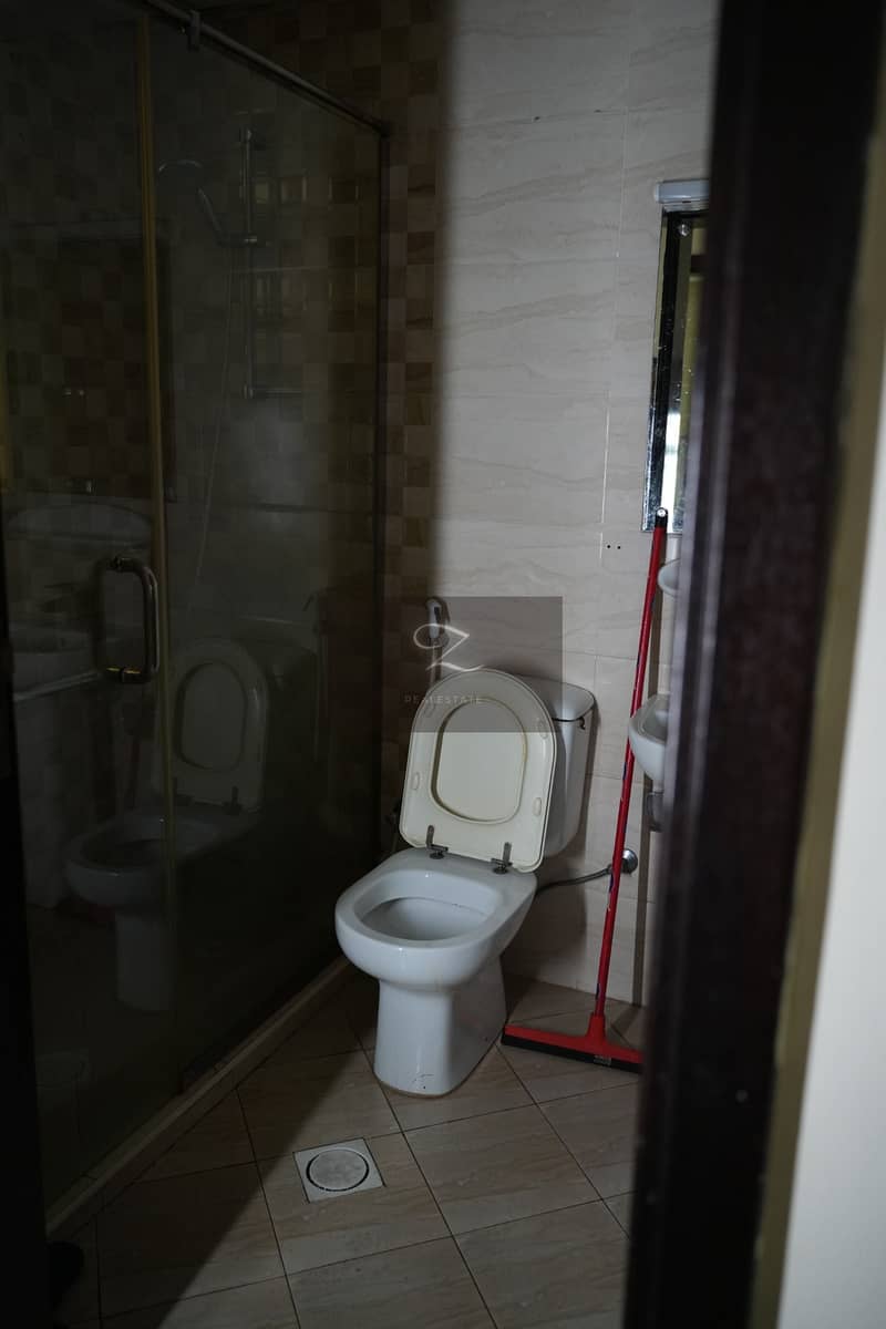 7 57ec90b8-8308-4cbd-ae72-de6429829504. jpg