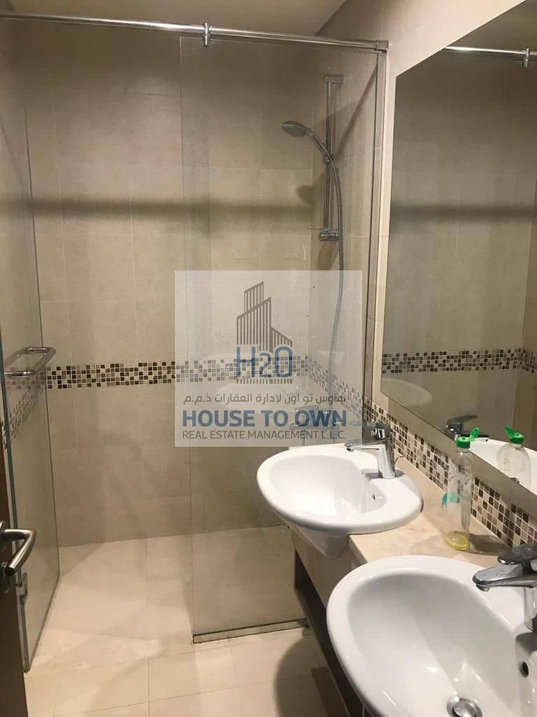 7 06 - Master Bathroom. jpeg