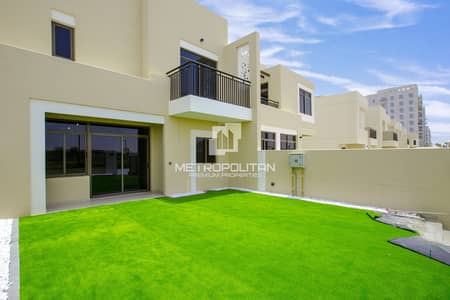 3 habitaciones Townhouse para en Alquiler en Town Square, Dubai - Casa adosada en Town Square,Safi Townhouses, 3 dormitorios, 163000 AED - 15248456 3 habitaciones Townhouse para en Alquiler en Town Square, Dubai - Casa adosada en Town Square,Safi Townhouses, 3 dormitorios, 163000 AED - 15248456