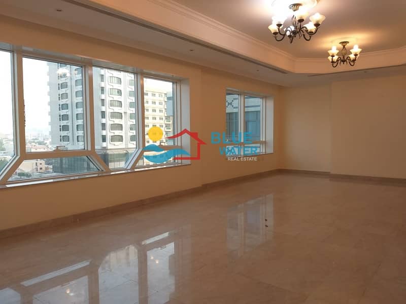 NO COMMISSION | Huge size | 3 Bedroom | Maids room | Balcony NO COMMISSION | Huge size | 3 Bedroom | Maids room | Balcony