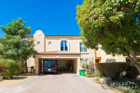 End Unit | 3 Bedrooms | Close to Main Park End Unit | 3 Bedrooms | Close to Main Park