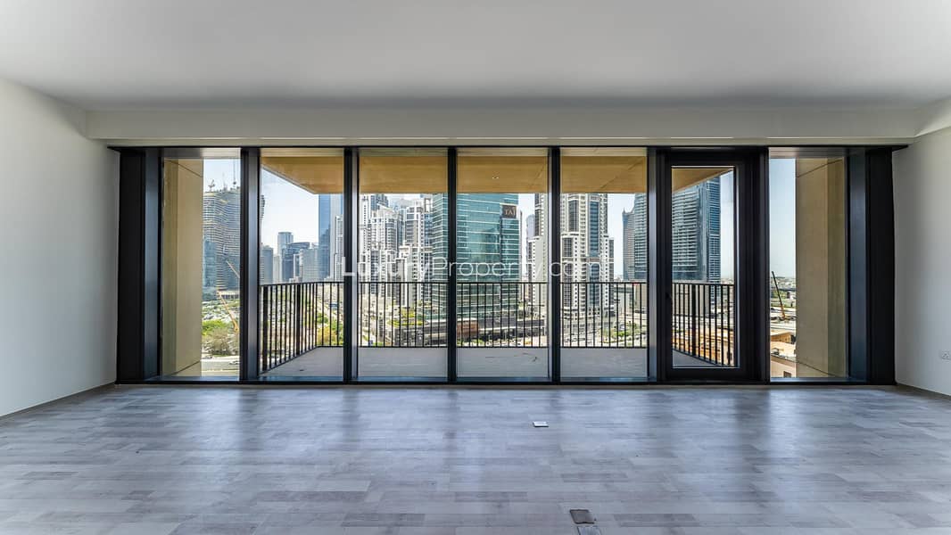 Central Location | Bright Mid Floor | Vacant Central Location | Bright Mid Floor | Vacant