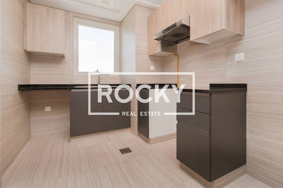 4 Rocky real estate - Al Warqa 1 - Al Qemzi Building - Apartment (4 of 15). jpg