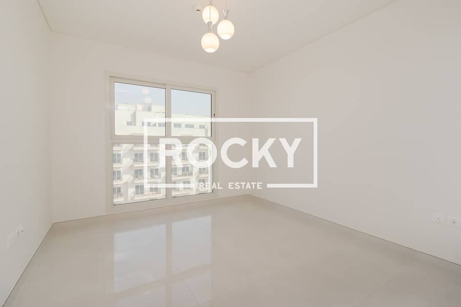 6 Rocky real estate - Al Warqa 1 - Al Qemzi Building - Apartment (8 of 15). jpg