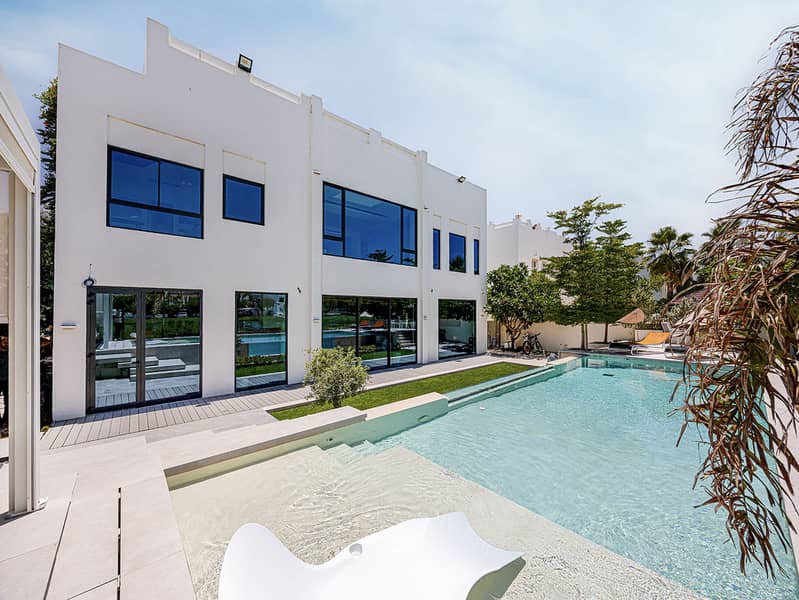 Modern Upgraded | Big Plot | Full Lake View Modern Upgraded | Big Plot | Full Lake View