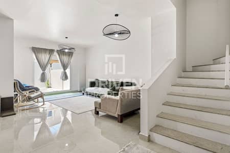 5 Bedroom Villa for Sale in Al Reef, Abu Dhabi - Fully Upgraded 5 BR | Perfect Family Home End Unit 5 Bedroom Villa for Sale in Al Reef, Abu Dhabi - Fully Upgraded 5 BR | Perfect Family Home End Unit