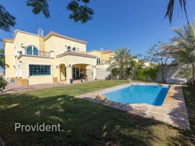 4 Bedroom Villa for Sale in Jumeirah Park, Dubai - Must-See Legacy 4BR with Private Pool | Park View 4 Bedroom Villa for Sale in Jumeirah Park, Dubai - Must-See Legacy 4BR with Private Pool | Park View