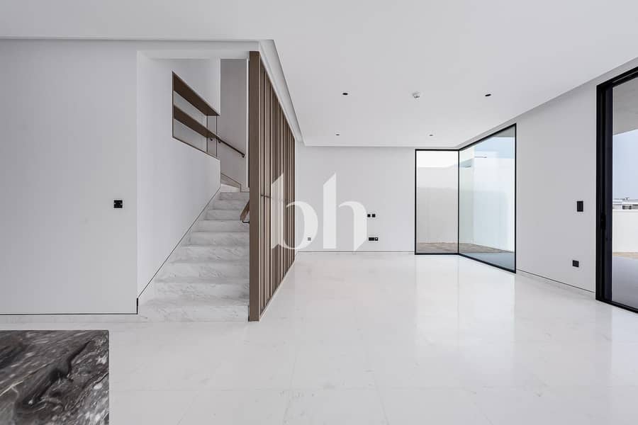 3 images image img